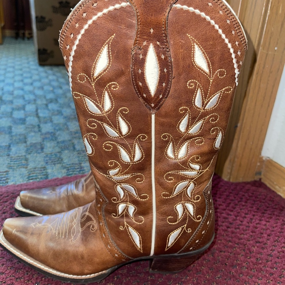 Ariat Brown and white Boots.